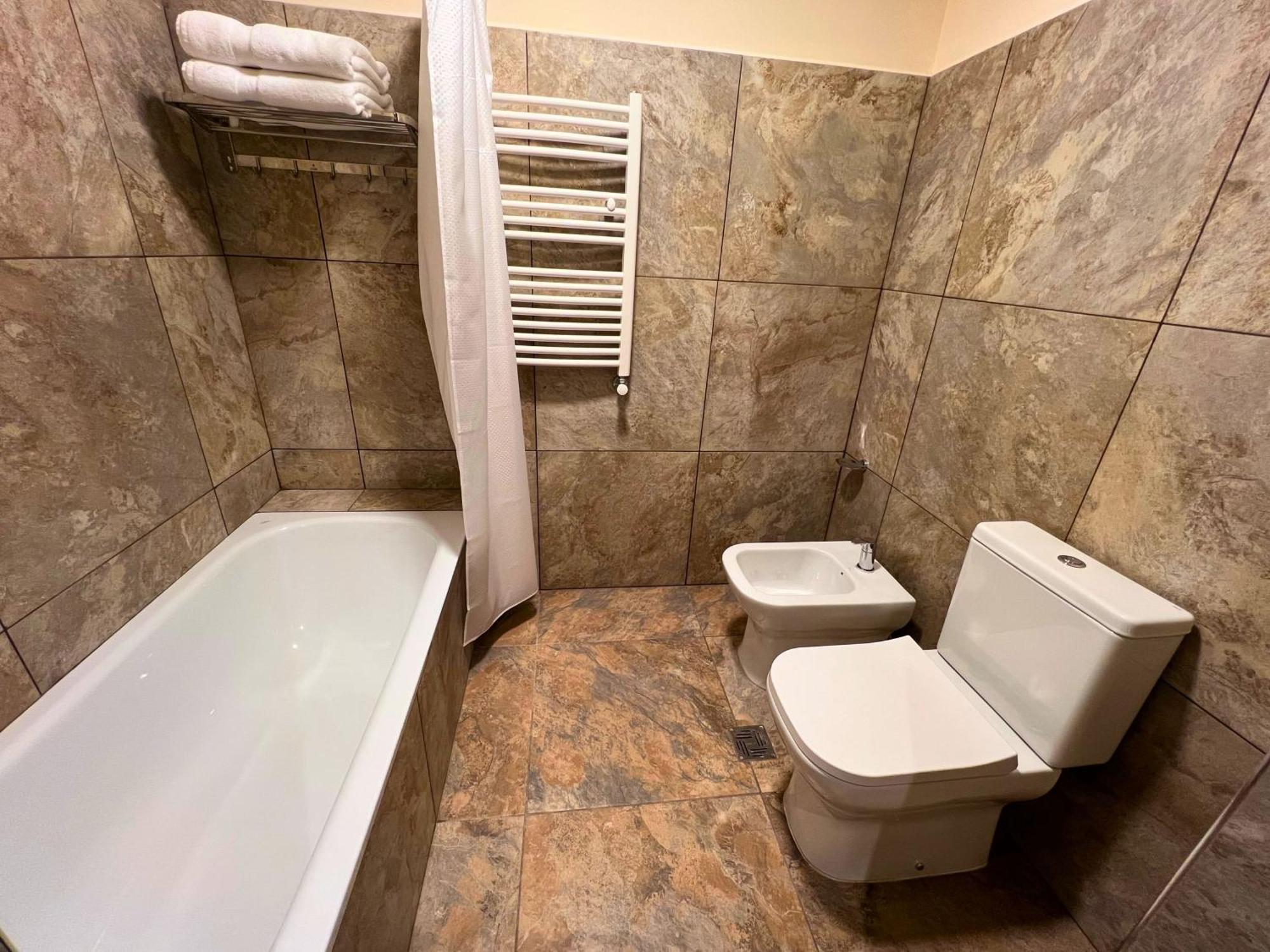 Huinid Pioneros Hotel San Carlos de Bariloche Zimmer foto