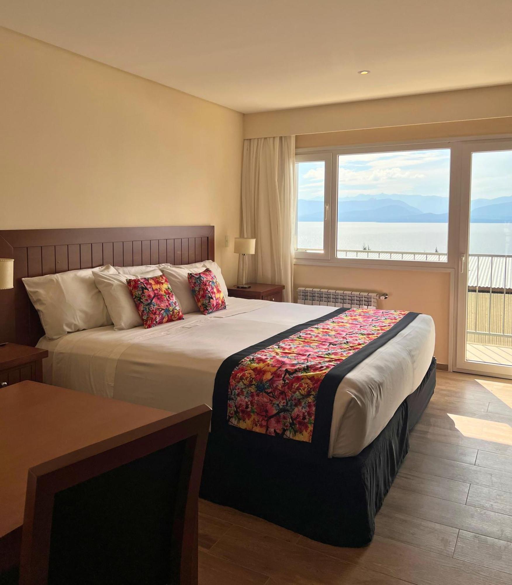 Huinid Pioneros Hotel San Carlos de Bariloche Zimmer foto